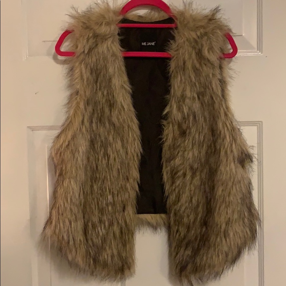 🤩 faux fur vest